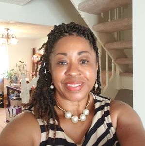 Meet your Posher, Gloria